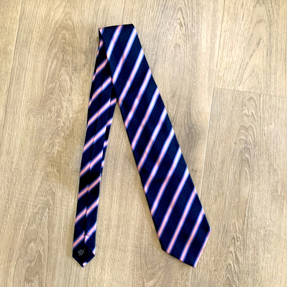 Tie - Picture 2 of 4